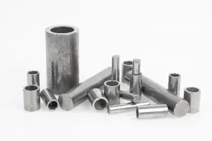 distanziali vari da tubo e da tondo tagliati intestati smussati